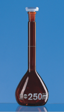 Matraz aforado BLAUBRAND, clase A, con certificado de lote, color topacio, x  20  ml , Boro 3.3 NS 10/19  tapón en PP. Brand.